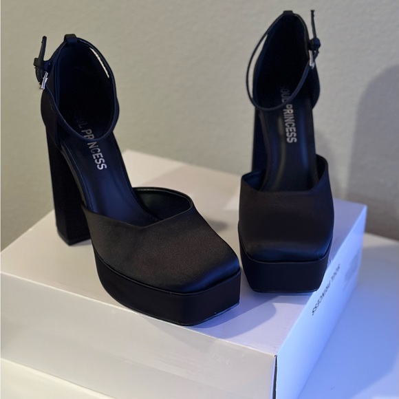 Ankle Strap Chunky Platform High Heel Pumps - Picture 3 of 3